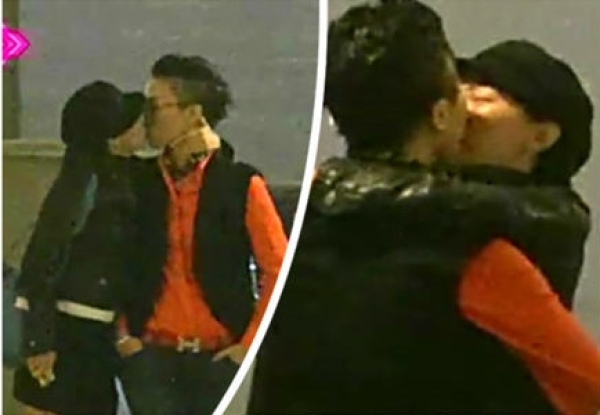 摸内衣视频_美女摸男生小肌肌视频(3)
